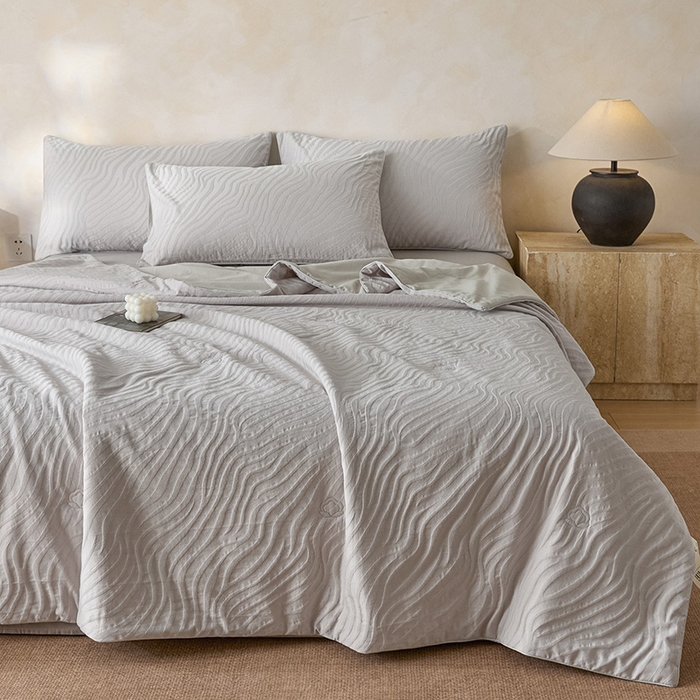 91家纺网 家纺一手货源 找家纺 一加一 2026新款全棉提花级简松弛大豆夏被-素棉云皱 杰斯