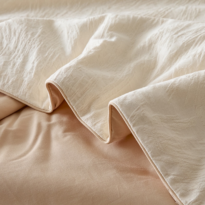 91家纺网 家纺一手货源 找家纺 一加一 2026新款全棉提花级简松弛大豆夏被-素棉云皱 克拉拉