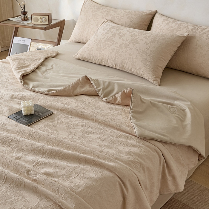 91家纺网 家纺一手货源 找家纺 一加一 2026新款全棉提花级简松弛大豆夏被-素棉云皱 梦幻花园