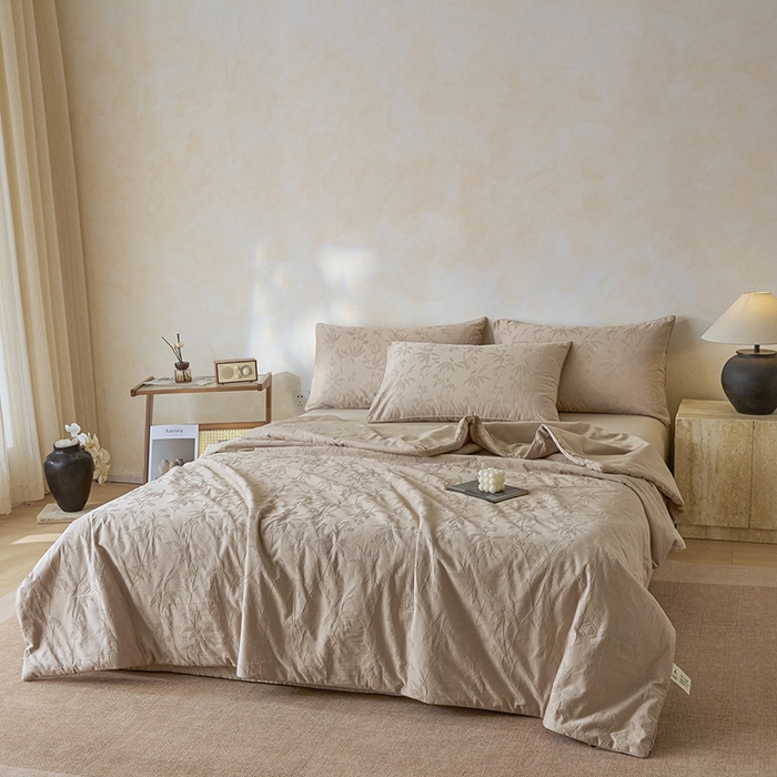 91家纺网 家纺一手货源 找家纺 一加一 2026新款全棉提花级简松弛大豆夏被-素棉云皱 森语集