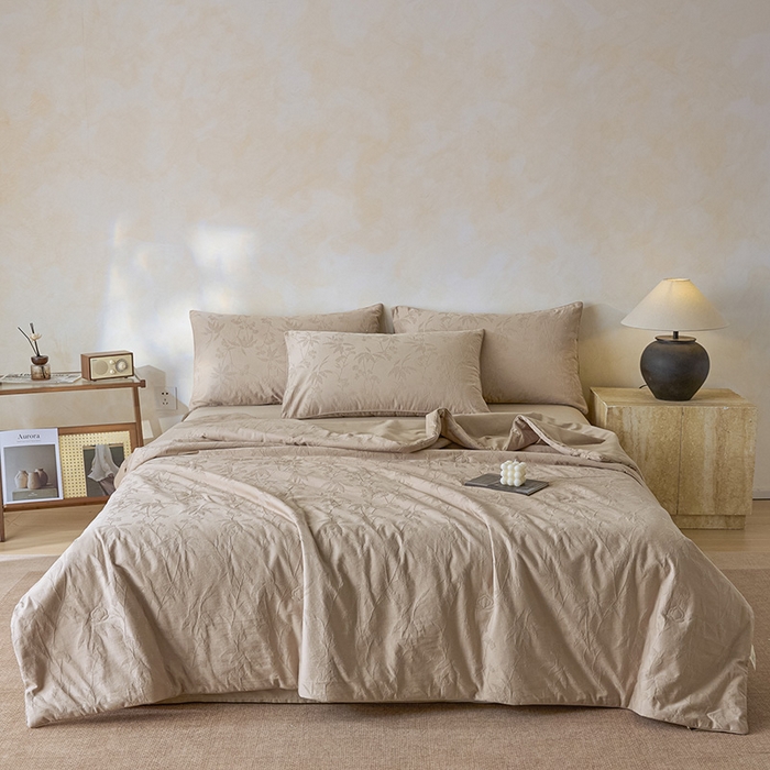 91家纺网 家纺一手货源 找家纺 一加一 2026新款全棉提花级简松弛大豆夏被-素棉云皱 森语集