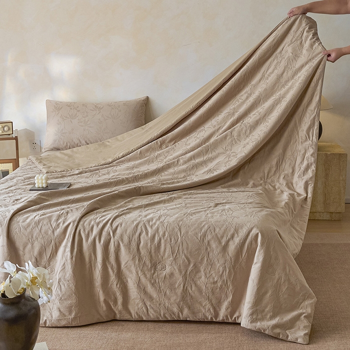 91家纺网 家纺一手货源 找家纺 一加一 2026新款全棉提花级简松弛大豆夏被-素棉云皱 森语集