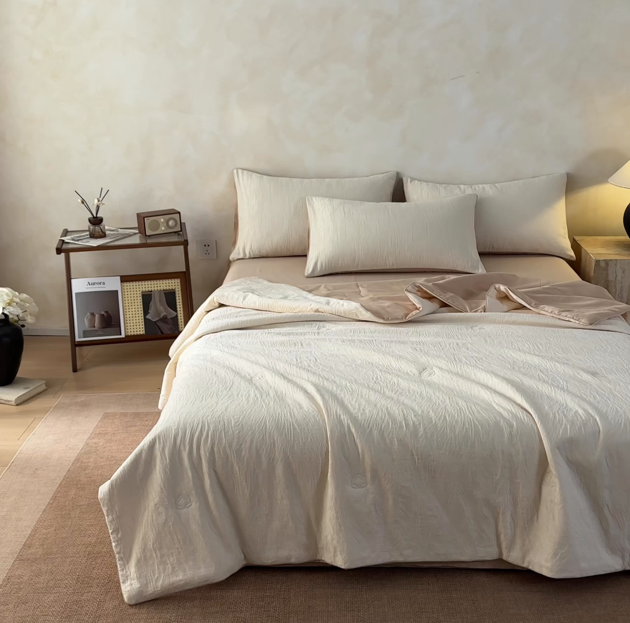 91家纺网 家纺一手货源 找家纺 一加一 2026新款全棉提花级简松弛大豆夏被-素棉云皱 石烁