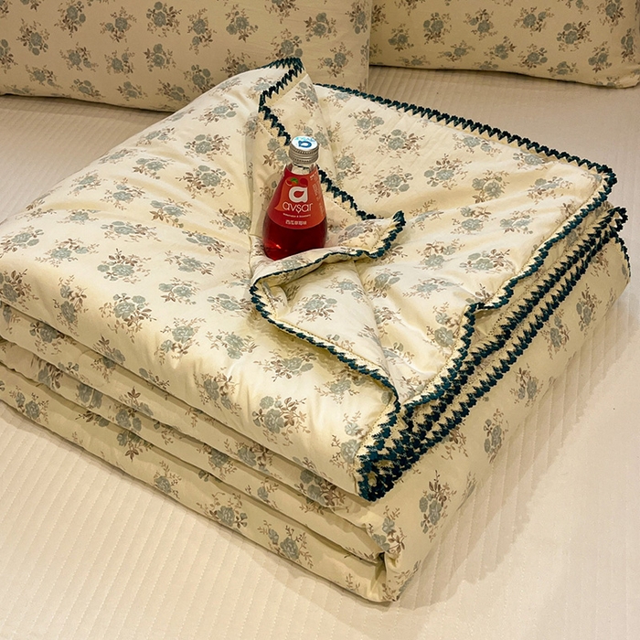 91家纺网 家纺一手货源 找家纺 （总）一加一 2026新款全棉小花边碎花大豆夏被-棉云花畔