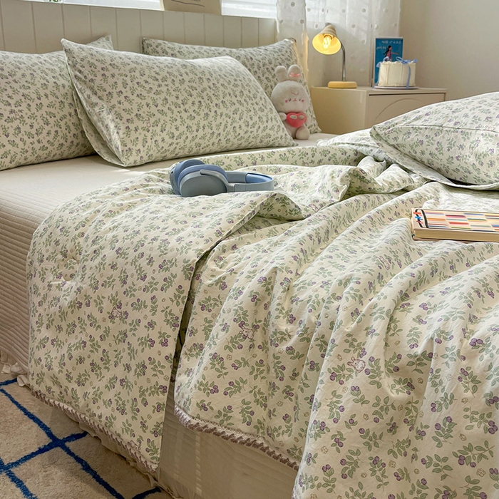 91家纺网 家纺一手货源 找家纺 一加一 2026新款全棉小花边碎花大豆夏被-棉云花畔 蓝莓兔