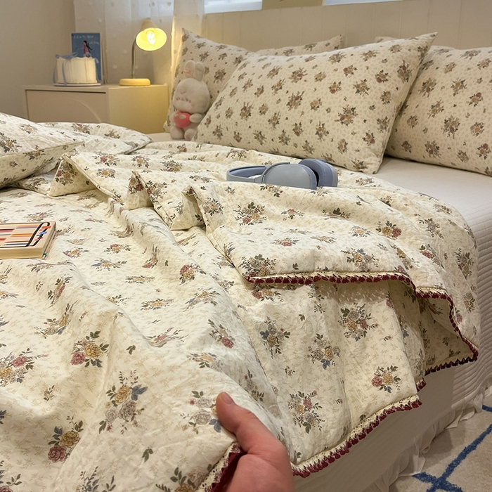 91家纺网 家纺一手货源 找家纺 一加一 2026新款全棉小花边碎花大豆夏被-棉云花畔 花月影