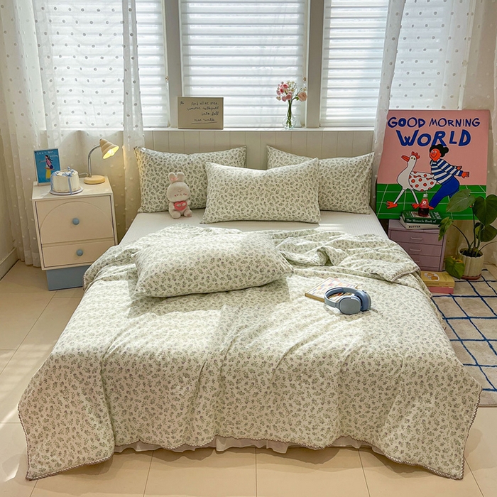 91家纺网 家纺一手货源 找家纺 一加一 2026新款全棉小花边碎花大豆夏被-棉云花畔 蓝莓兔