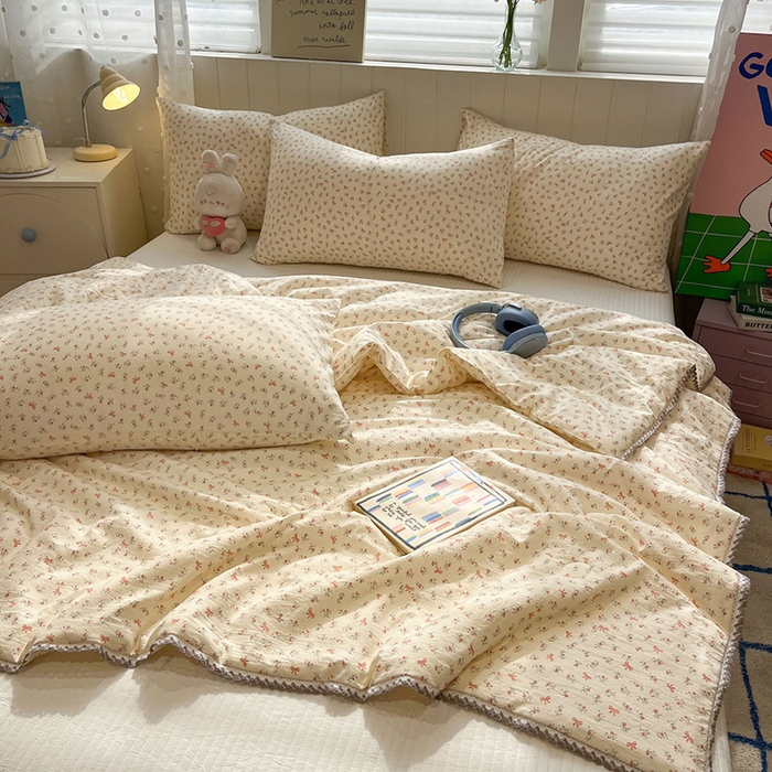 91家纺网 家纺一手货源 找家纺 一加一 2026新款全棉小花边碎花大豆夏被-棉云花畔 丝语