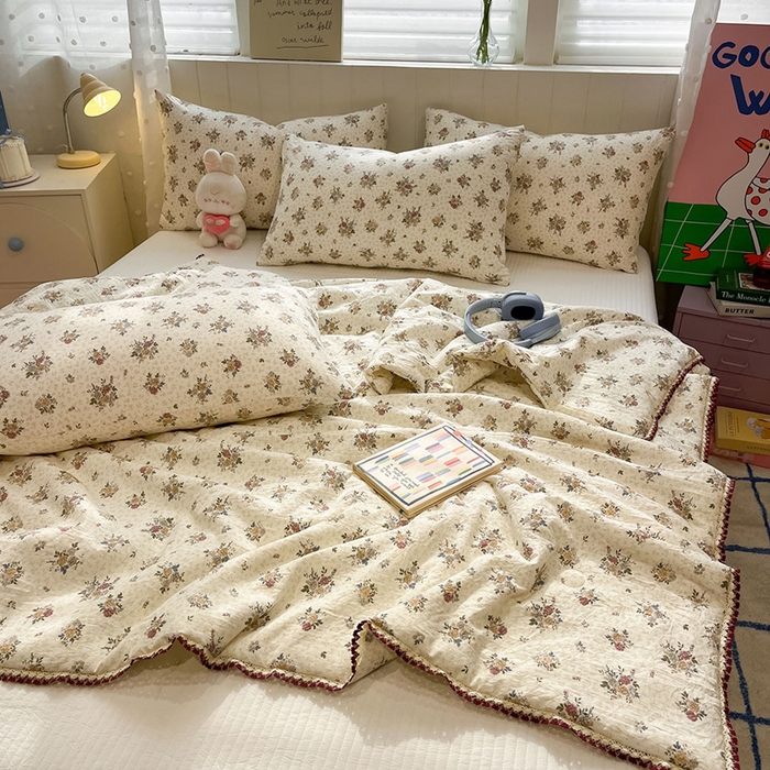 91家纺网 家纺一手货源 找家纺 一加一 2026新款全棉小花边碎花大豆夏被-棉云花畔 花月影