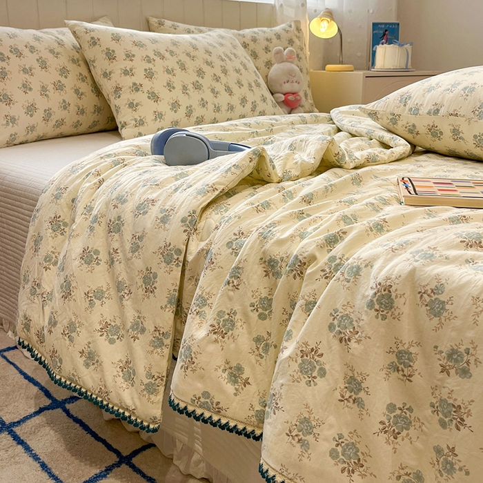 91家纺网 家纺一手货源 找家纺 一加一 2026新款全棉小花边碎花大豆夏被-棉云花畔 铃兰