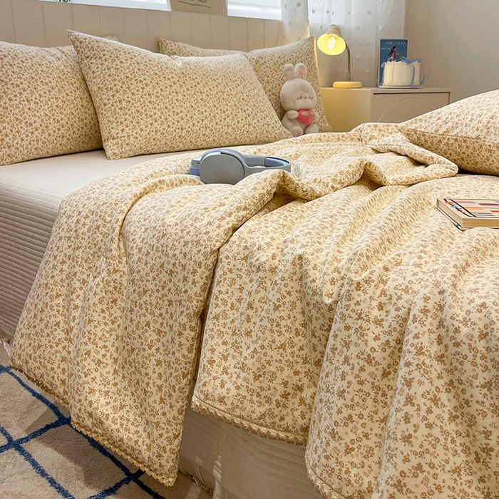 91家纺网 家纺一手货源 找家纺 一加一 2026新款全棉小花边碎花大豆夏被-棉云花畔 杏芙