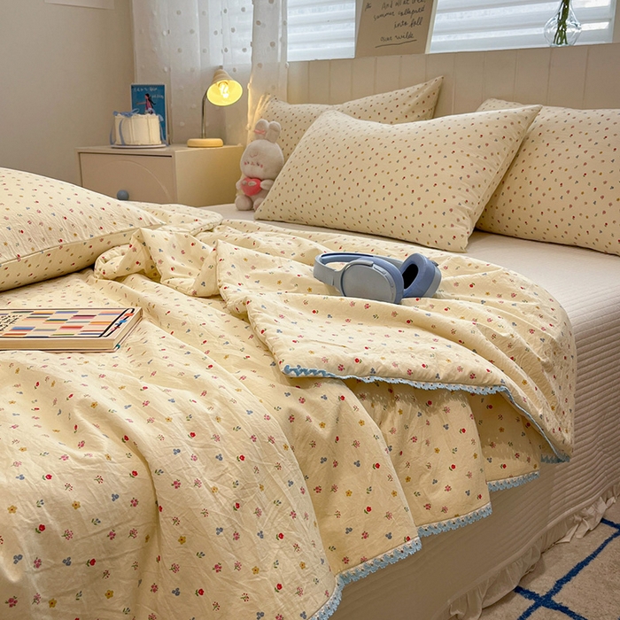 91家纺网 家纺一手货源 找家纺 一加一 2026新款全棉小花边碎花大豆夏被-棉云花畔 茉语