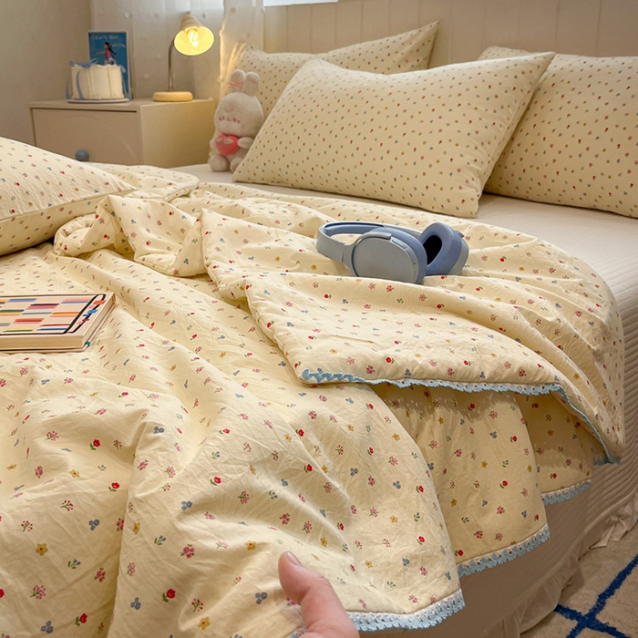 91家纺网 家纺一手货源 找家纺 一加一 2026新款全棉小花边碎花大豆夏被-棉云花畔 茉语