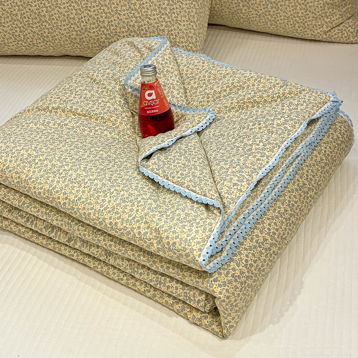 91家纺网 家纺一手货源 找家纺 （总）一加一 2026新款全棉小花边碎花大豆夏被-棉云花畔