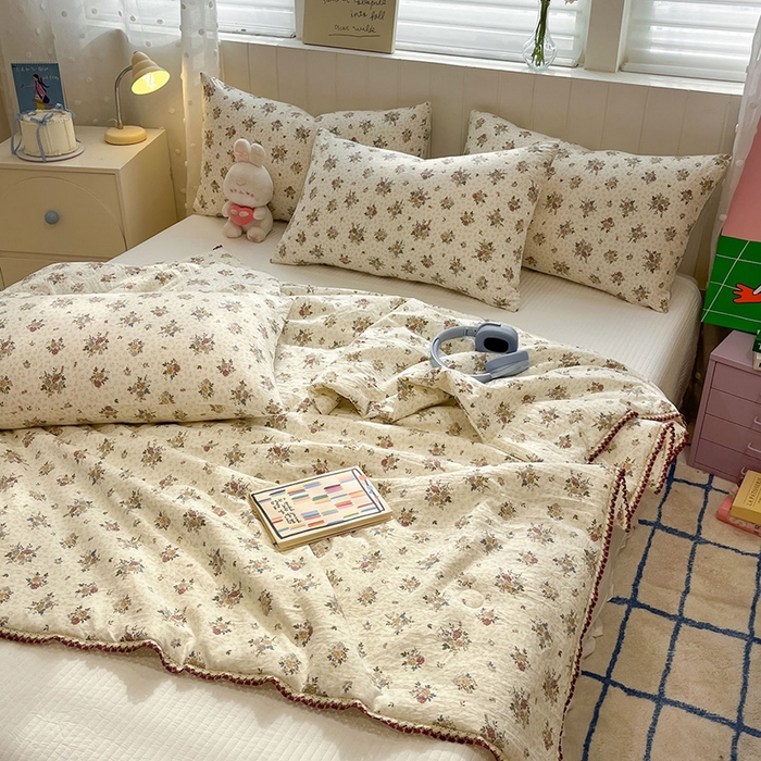 91家纺网 家纺一手货源 找家纺 一加一 2026新款全棉小花边碎花大豆夏被-棉云花畔 花月影
