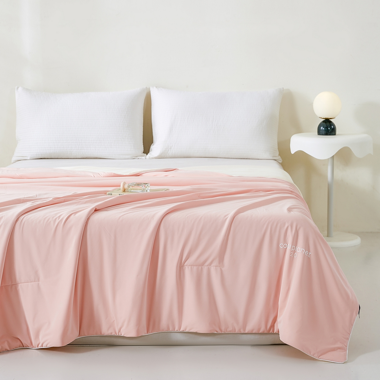 91家纺网 家纺一手货源 找家纺 眠势力 2026春夏新款锦氨凉感夏被深度睡眠夏凉被被子被芯冰淇淋空调被 桃屿粉【凉感夏被】