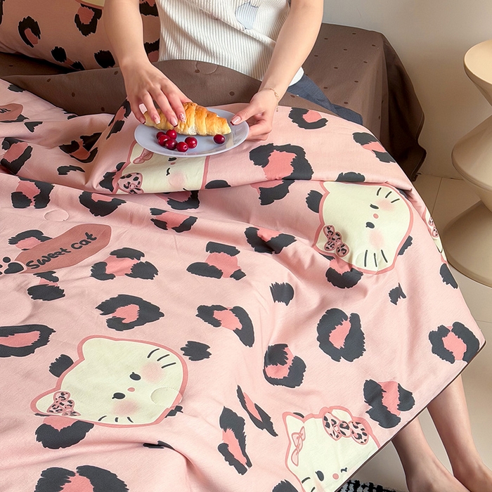 91家纺网 家纺一手货源 找家纺 （总）一加一 2026新款全棉印花KT大豆夏被-云朵抱抱KT