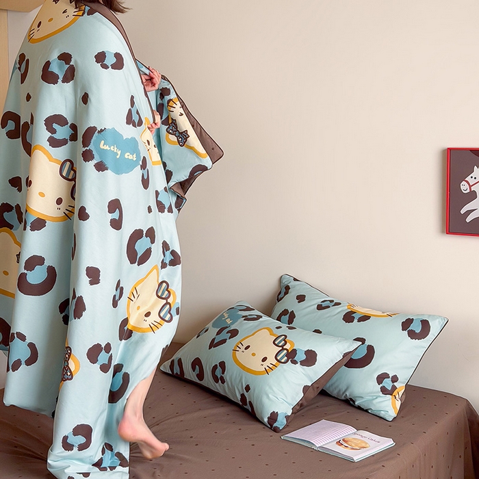 91家纺网 家纺一手货源 找家纺 一加一 2026新款全棉印花KT大豆夏被-云朵抱抱KT 蓝豹KT