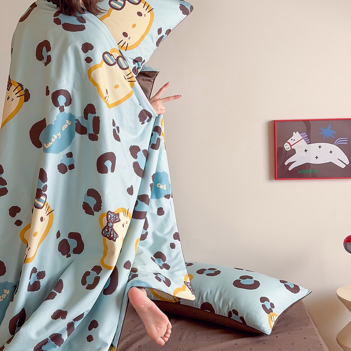 91家纺网 家纺一手货源 找家纺 一加一 2026新款全棉印花KT大豆夏被-云朵抱抱KT 蓝豹KT