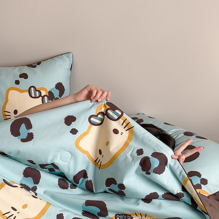 91家纺网 家纺一手货源 找家纺 一加一 2026新款全棉印花KT大豆夏被-云朵抱抱KT 蓝豹KT