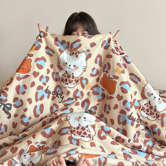 91家纺网 家纺一手货源 找家纺 一加一 2026新款全棉印花KT大豆夏被-云朵抱抱KT 狂野KT