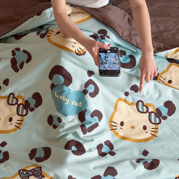 91家纺网 家纺一手货源 找家纺 一加一 2026新款全棉印花KT大豆夏被-云朵抱抱KT 蓝豹KT