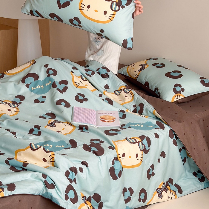 91家纺网 家纺一手货源 找家纺 一加一 2026新款全棉印花KT大豆夏被-云朵抱抱KT 蓝豹KT