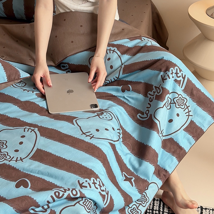 91家纺网 家纺一手货源 找家纺 一加一 2026新款全棉印花KT大豆夏被-云朵抱抱KT 条纹KT