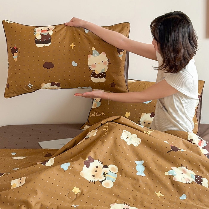 91家纺网 家纺一手货源 找家纺 一加一 2026新款全棉印花KT大豆夏被-云朵抱抱KT KT日记