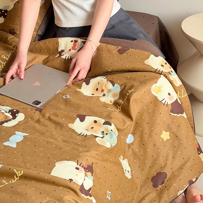 91家纺网 家纺一手货源 找家纺 一加一 2026新款全棉印花KT大豆夏被-云朵抱抱KT KT日记