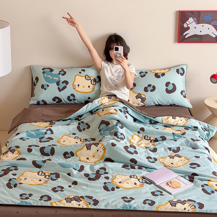 91家纺网 家纺一手货源 找家纺 一加一 2026新款全棉印花KT大豆夏被-云朵抱抱KT 蓝豹KT