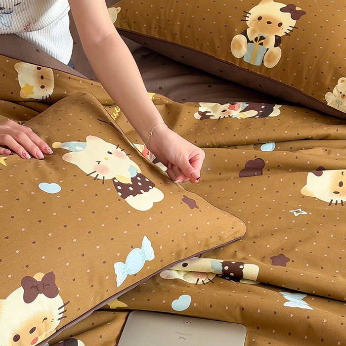 91家纺网 家纺一手货源 找家纺 一加一 2026新款全棉印花KT大豆夏被-云朵抱抱KT KT日记