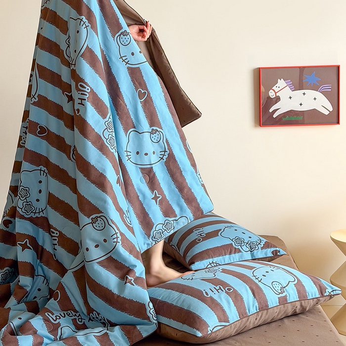 91家纺网 家纺一手货源 找家纺 一加一 2026新款全棉印花KT大豆夏被-云朵抱抱KT 条纹KT