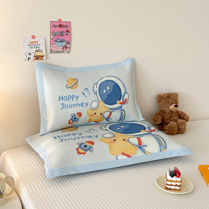 91家纺网 家纺一手货源 找家纺 嗨生活 2026新款大版加密冰丝枕套儿童枕套幼儿园枕套单品枕套枕套单件 开心宇航员