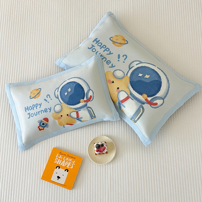 91家纺网 家纺一手货源 找家纺 嗨生活 2026新款大版加密冰丝枕套儿童枕套幼儿园枕套单品枕套枕套单件 开心宇航员