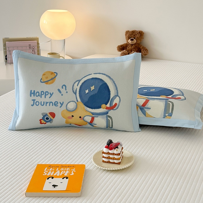 91家纺网 家纺一手货源 找家纺 嗨生活 2026新款大版加密冰丝枕套儿童枕套幼儿园枕套单品枕套枕套单件 开心宇航员