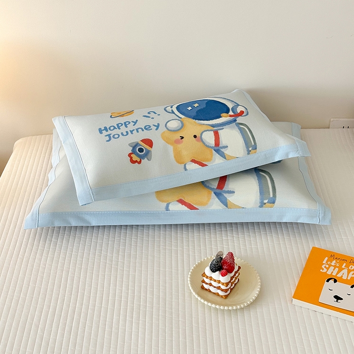91家纺网 家纺一手货源 找家纺 嗨生活 2026新款大版加密冰丝枕套儿童枕套幼儿园枕套单品枕套枕套单件 开心宇航员