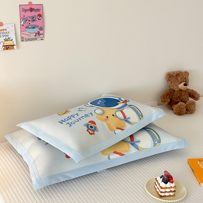 91家纺网 家纺一手货源 找家纺 嗨生活 2026新款大版加密冰丝枕套儿童枕套幼儿园枕套单品枕套枕套单件 开心宇航员