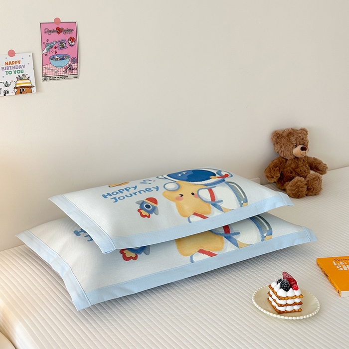 91家纺网 家纺一手货源 找家纺 嗨生活 2026新款大版加密冰丝枕套儿童枕套幼儿园枕套单品枕套枕套单件 开心宇航员