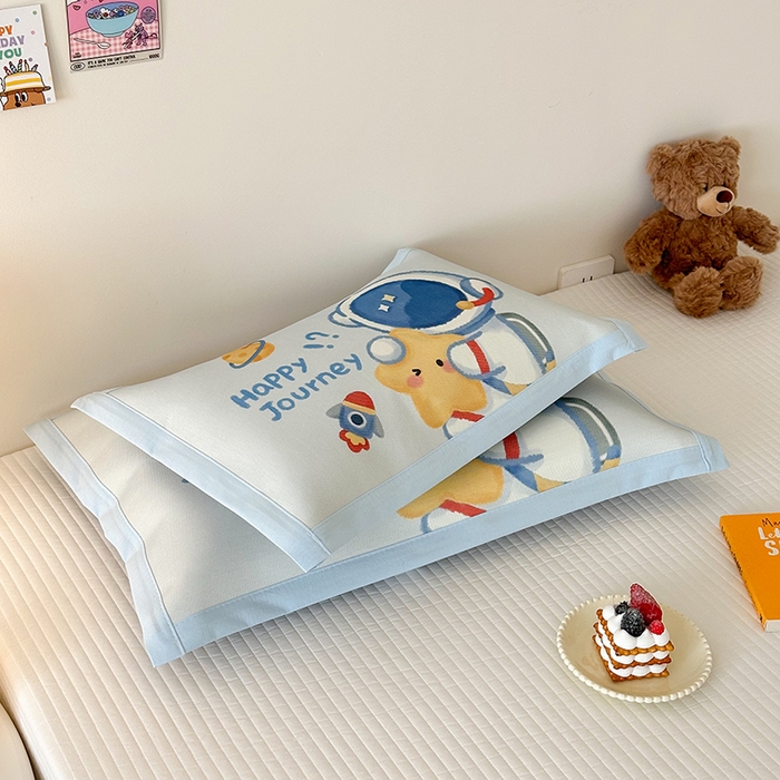 91家纺网 家纺一手货源 找家纺 嗨生活 2026新款大版加密冰丝枕套儿童枕套幼儿园枕套单品枕套枕套单件 开心宇航员