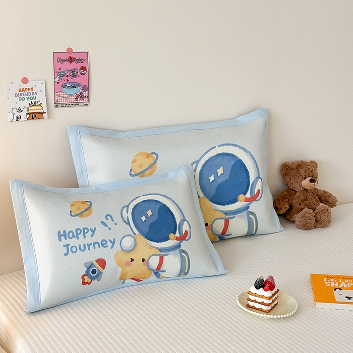 91家纺网 家纺一手货源 找家纺 嗨生活 2026新款大版加密冰丝枕套儿童枕套幼儿园枕套单品枕套枕套单件 开心宇航员