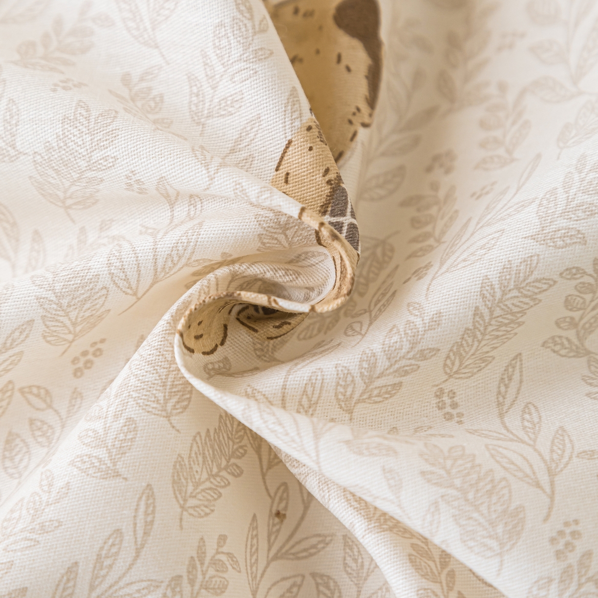 91家纺网 家纺一手货源 找家纺 梦纤绒 2026新款全棉纯棉印花四件套 贴贴熊