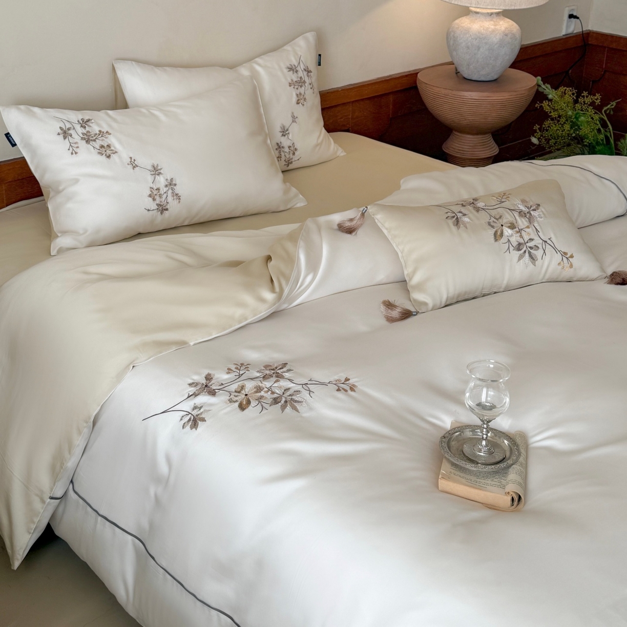 91家纺网 家纺一手货源 找家纺 （总）鹿班家居 2026春夏新款60S兰精天丝刺绣系列四件套-云山晓（标准会员-20元)