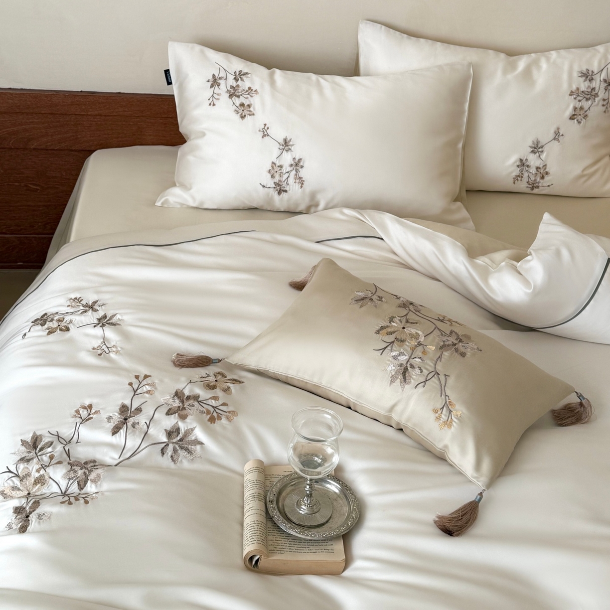 91家纺网 家纺一手货源 找家纺 （总）鹿班家居 2026春夏新款60S兰精天丝刺绣系列四件套-云山晓（标准会员-20元)