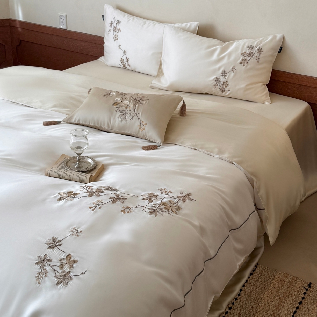 91家纺网 家纺一手货源 找家纺 （总）鹿班家居 2026春夏新款60S兰精天丝刺绣系列四件套-云山晓（标准会员-20元)