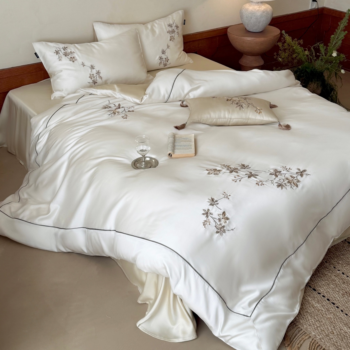 91家纺网 家纺一手货源 找家纺 （总）鹿班家居 2026春夏新款60S兰精天丝刺绣系列四件套-云山晓（标准会员-20元)