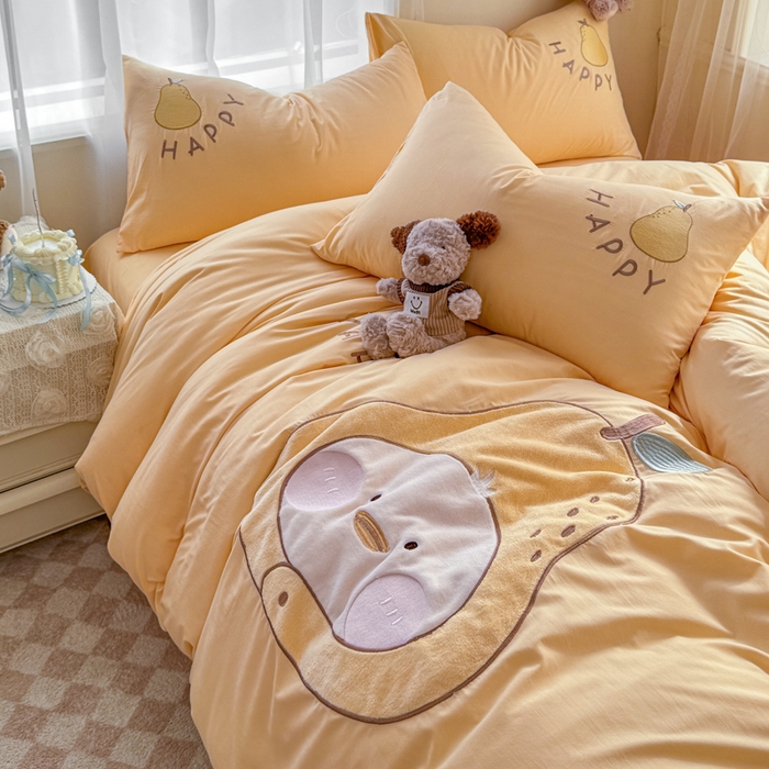 91家纺网 家纺一手货源 找家纺 橘子家 2026新款卡通绣花四件套 梨好鸭