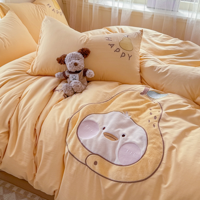 91家纺网 家纺一手货源 找家纺 橘子家 2026新款卡通绣花四件套 梨好鸭