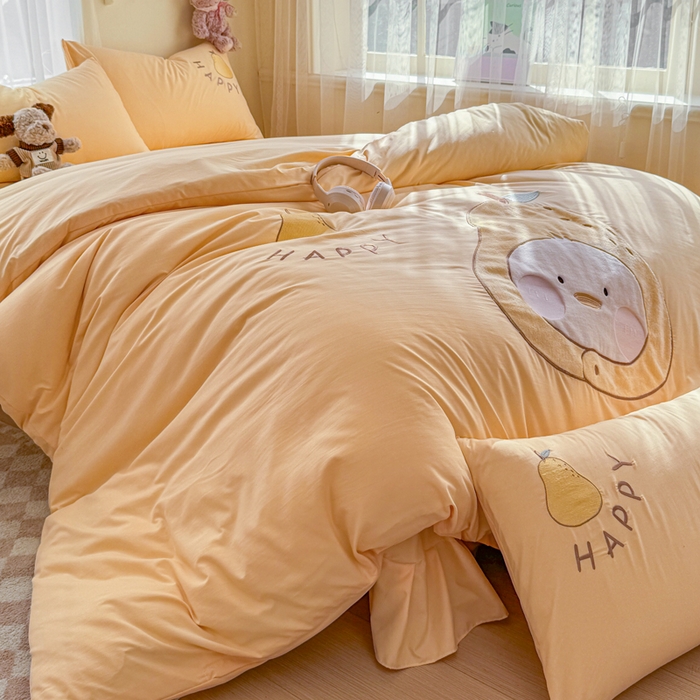 91家纺网 家纺一手货源 找家纺 橘子家 2026新款卡通绣花四件套 梨好鸭