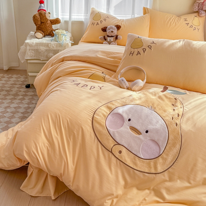 91家纺网 家纺一手货源 找家纺 橘子家 2026新款卡通绣花四件套 梨好鸭